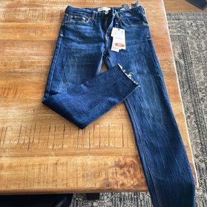 Brand new Zara jeans. Size 8.